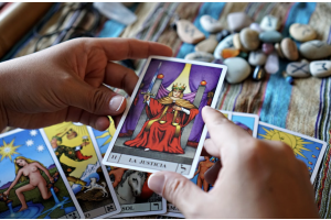 What Are the Benefits of Interactive Card Readings?