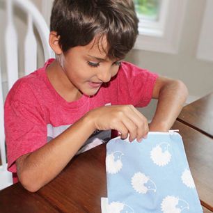 b GREEN Smart Bags | Re-usable travel bags Machine washable, water resistant - Woombie