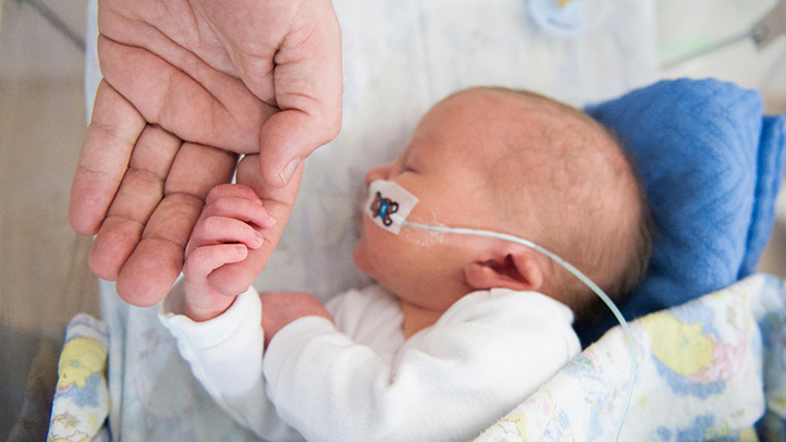 A Parent's Guide to Medical Devices That Support Premature Babies at Home