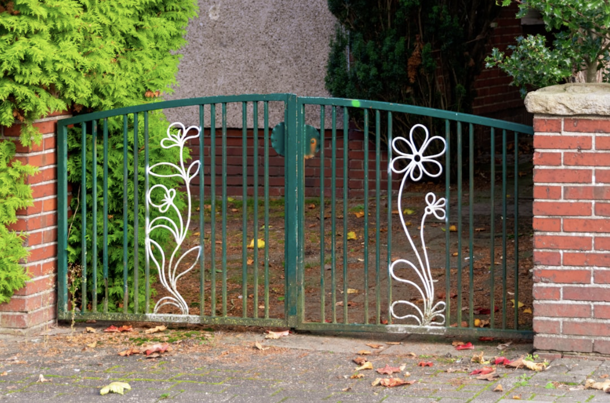 The Ultimate Guide to Maintaining Your Home's Curb Appeal