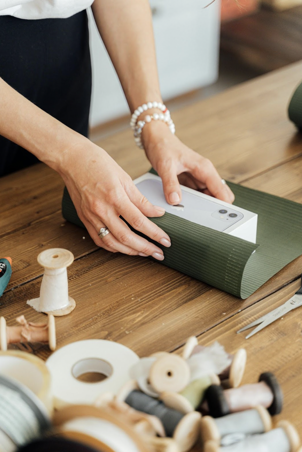 What Makes a Thoughtful and Memorable Gift for a Brand-New Dad